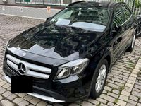 Usado Mercedes GLA180 Business 109 CV (80 kW) 2016 Negro SUV