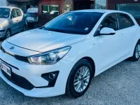 Usata Kia Rio Style 100 CV (73 kW) 2021 Bianco Berlina