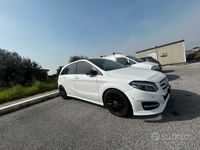 Usata Mercedes B180 AMG 109 CV (80 kW) 2018 Bianco Utilitaria