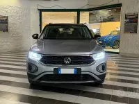 Usata VW T-Roc Life 116 CV (85 kW) 2024 Grigio SUV