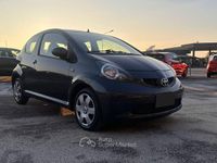 Usata Toyota Aygo 68 CV (50 kW) 2006 Grigio Utilitaria