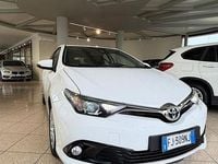 Usata Toyota Auris Business Edition 112 CV (82 kW) 2017 Bianco Berlina