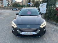 Usata Ford Focus 120 CV (88 kW) 2019 Grigio Station wagon