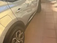 Usata Renault Captur Techno 101 CV (74 kW) 2023 Grigio SUV