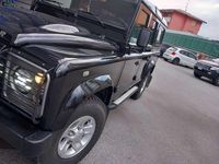 Usata Land Rover Defender SE 122 CV (89 kW) 2010 Nero Station wagon