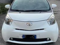 Usata Toyota iQ 68 CV (50 kW) 2010 Bianco Utilitaria