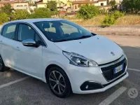 Usata Peugeot 208 Allure 75 CV (55 kW) 2018 Bianco Utilitaria