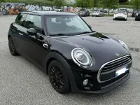 Usata Mini ONE 102 CV (75 kW) 2019 Nero Utilitaria