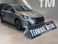 Usata Peugeot 208 Allure 101 CV (74 kW) 2024 Grigio Utilitaria