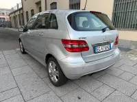 Usata Mercedes B180 Executive 109 CV (80 kW) 2010 Grigio Monovolume