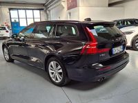 Usata Volvo V60 Momentum 197 CV (144 kW) 2021 Nero Station wagon