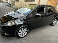 Usata Peugeot 208 68 CV (50 kW) 2014 Nero Utilitaria