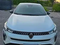 Usata Renault Captur 101 CV (74 kW) 2024 Bianco SUV