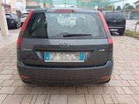 Usata Ford Fiesta Ghia 68 CV (50 kW) 2004 Grigio Utilitaria