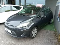 Usata Ford Fiesta Ghia 68 CV (50 kW) 2008 Grigio Utilitaria