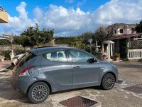 Usata Lancia Ypsilon 69 CV (50 kW) 2014 Grigio Utilitaria