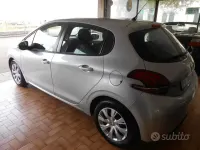 Usata Peugeot 208 75 CV (55 kW) 2017 Grigio Utilitaria