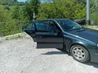 Usata Mercedes E220 Classic 150 CV (110 kW) 2002 Berlina