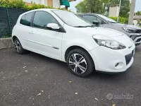 Usata Renault Clio III 75 CV (55 kW) 2012 Bianco Berlina