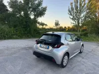 Usata Toyota Yaris Hybrid Trend 92 CV (67 kW) 2025 Argento Berlina