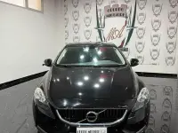 Usata Volvo V40 Momentum 120 CV (88 kW) 2017 Nero Berlina