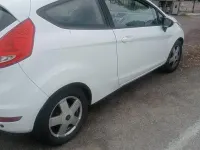 Usata Ford Fiesta 97 CV (71 kW) 2009 Bianco Berlina
