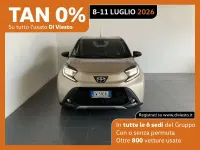 Usata Toyota Aygo X Lounge 72 CV (52 kW) 2024 Oro SUV