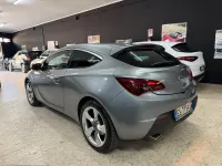 Usata Opel Astra GTC 180 CV (132 kW) 2013 Grigio Berlina
