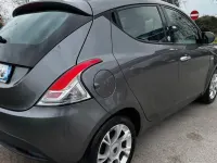 Usata Lancia Ypsilon 69 CV (50 kW) 2016 Grigio Utilitaria