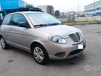 Usata Lancia Ypsilon 69 CV (50 kW) 2011 Viola Utilitaria