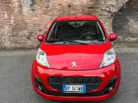 Usata Peugeot 107 Urban Move 68 CV (50 kW) 2013 Rosso Utilitaria