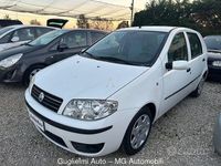 Usata Fiat Punto Dynamic 69 CV (50 kW) 2006 Bianco Utilitaria