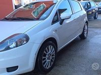 Usata Fiat Grande Punto Dynamic 77 CV (56 kW) 2009 Bianco Utilitaria