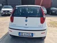 Usata Fiat Punto Dynamic 69 CV (50 kW) 2006 Bianco Utilitaria