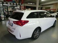 Usata Toyota Auris Hybrid Active 99 CV (72 kW) 2015 Bianco Station wagon