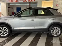 Usata VW T-Roc Life 116 CV (85 kW) 2024 Grigio SUV