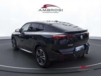 Nuova BMW iX2 M Sport 150 kW (204 CV) 2025 Black sapphire metallizzato SUV