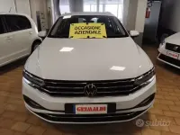 Usata VW Passat Business 150 CV (110 kW) 2023 Glacier white / metallizzato Station wagon