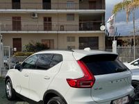 Usata Volvo XC40 Momentum 150 CV (110 kW) 2020 Bianco SUV