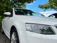 Usata Skoda Octavia Active 105 CV (77 kW) 2013 Bianco Berlina