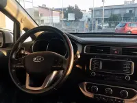 Usata Kia Rio 75 CV (55 kW) 2015 Bianco Berlina