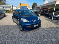 Usata Peugeot 107 68 CV (50 kW) 2006 Blu Utilitaria
