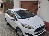 Usata Ford Fiesta 97 CV (71 kW) 2014 Bianco Utilitaria