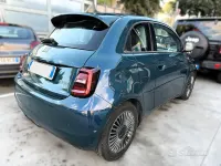 Usata Fiat 500e Icon 42 kW (58 CV) 2021 Bluazzurro Berlina