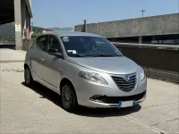 Usata Lancia Ypsilon 86 CV (63 kW) 2013 Argento Utilitaria