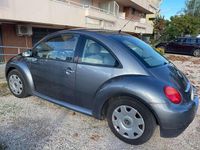 Usado VW New Beetle 102 CV (75 kW) 2005 Gris Utilitario