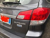 Usata Subaru Outback 150 CV (110 kW) 2011 Blu Station wagon