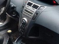 Usata Toyota Yaris Sol 90 CV (66 kW) 2009 Grigio Utilitaria