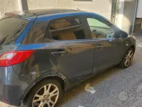 Usata Mazda 2 68 CV (50 kW) 2008 Nero Utilitaria