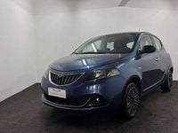 Usata Lancia Ypsilon Gold 69 CV (50 kW) 2023 Blu/azzurro Utilitaria